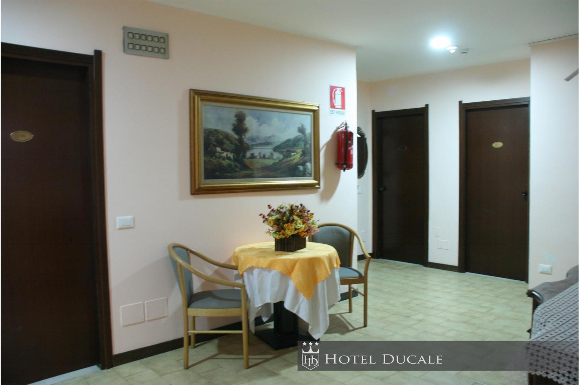 Hotel Ducale Vigevano Exterior foto