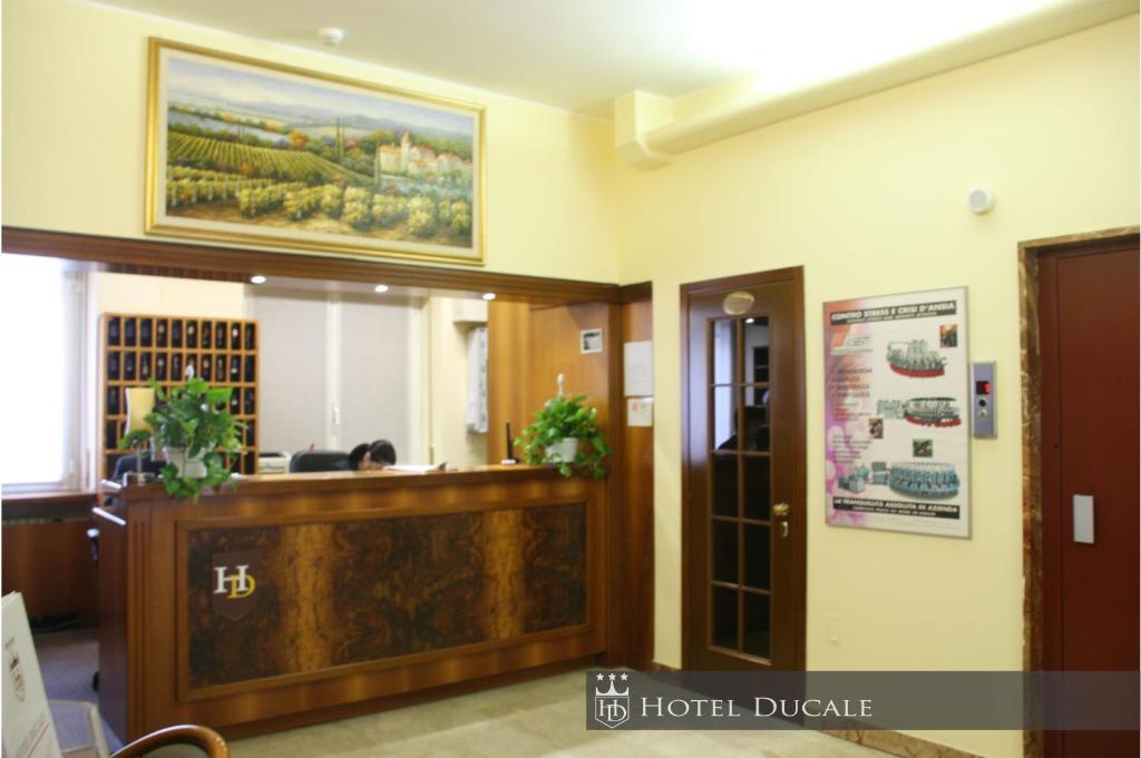 Hotel Ducale Vigevano Zimmer foto