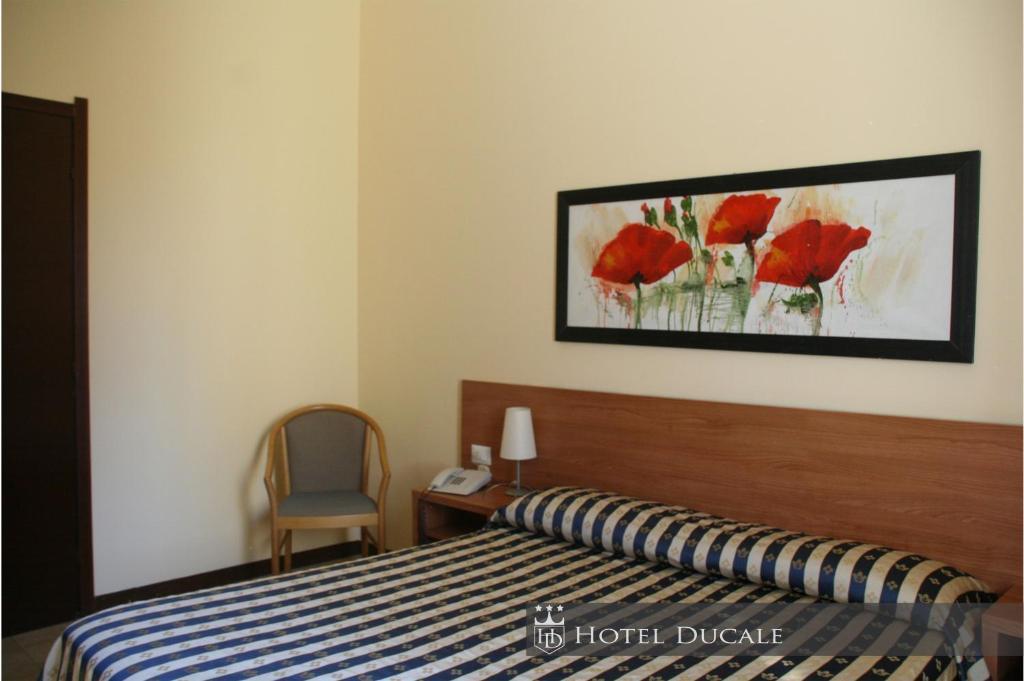Hotel Ducale Vigevano Zimmer foto